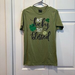 Love in Faith Green “Not Lucky Just Blessed” Short Sleeve T-Shirt- Size Small
